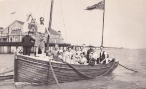 CommunityAd Exclusive - Herne Bay Historical Records Society - Messing About In Boats